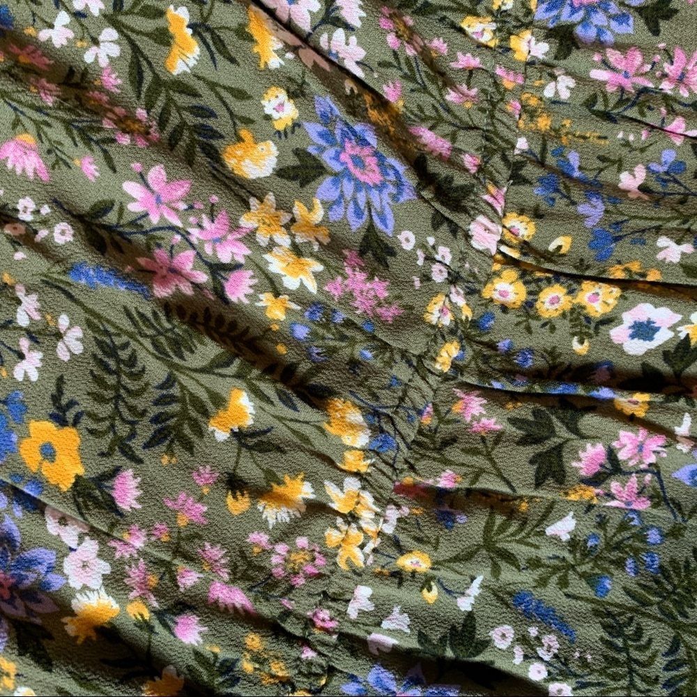 Lovely Spring Dress - Picture 5 of 5
